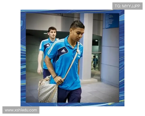 卡塞米罗的足球旅程：从巴西小将到世界顶级中场的蜕变与荣耀